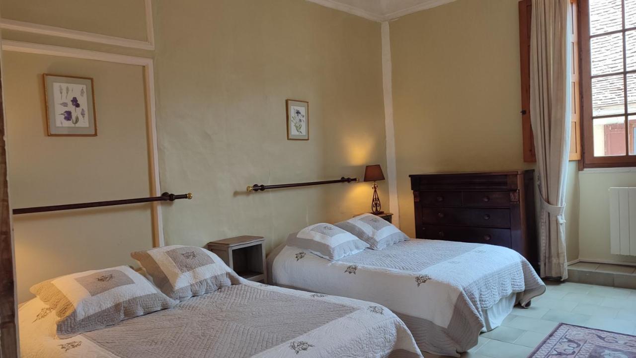 Cornemuse Maison Entiere De 100 M2 Avec Cuisine, Sejour Et Jardin Au Centre D'issigeac * Issigeac