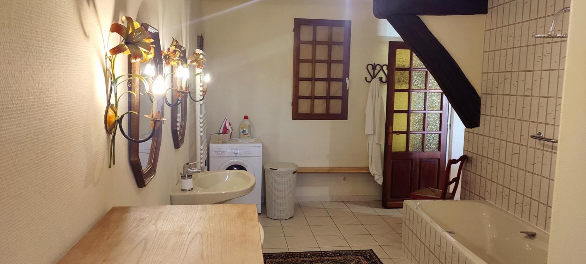 Holiday home Cornemuse Maison Entiere De 100 M2 Avec Cuisine, Sejour Et Jardin Au Centre D'issigeac Issigeac