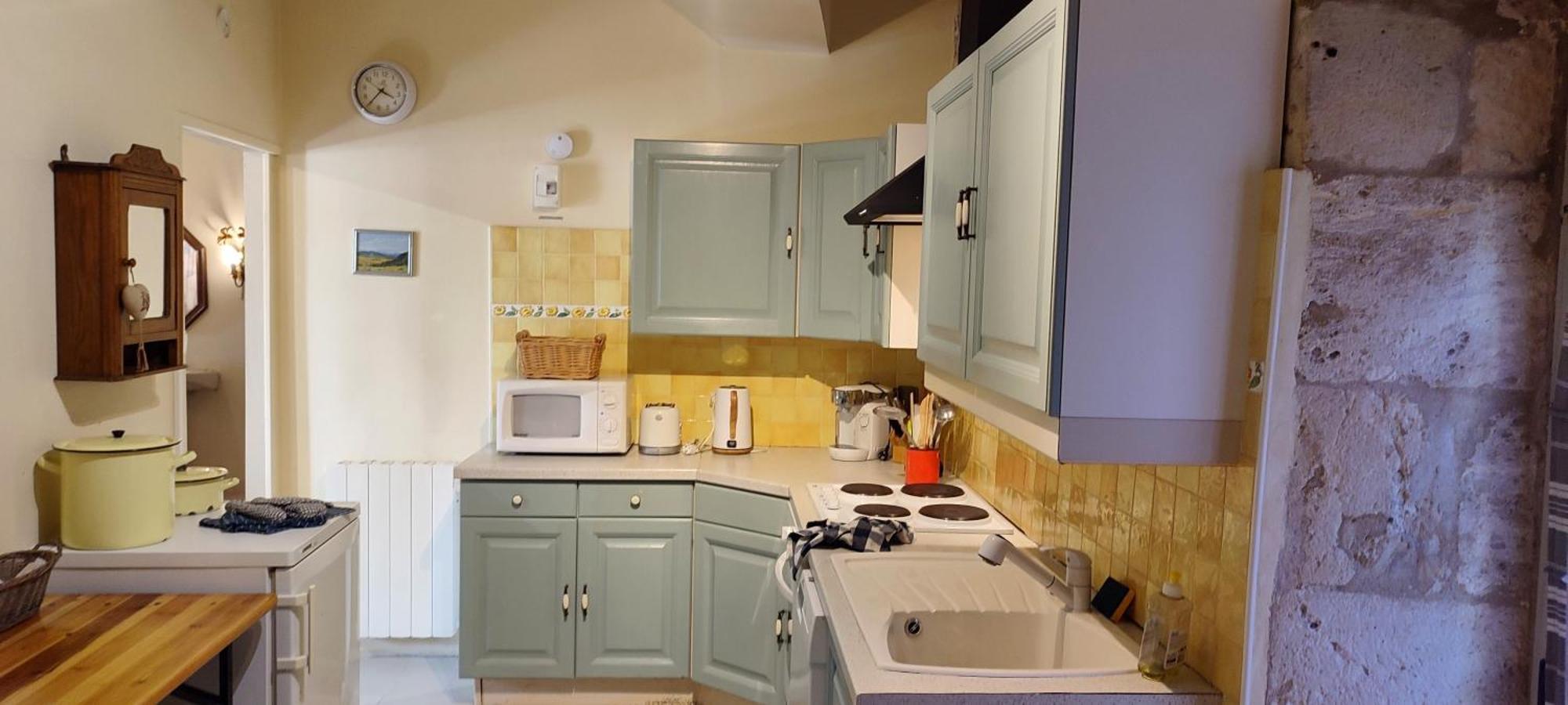 Cornemuse Maison Entiere De 100 M2 Avec Cuisine, Sejour Et Jardin Au Centre D'issigeac *