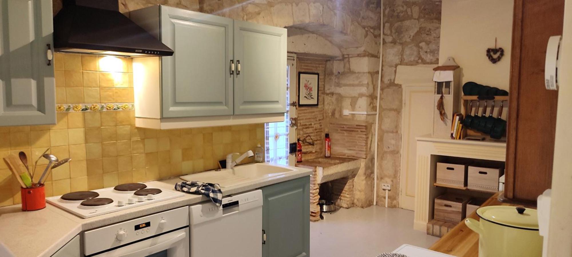 Holiday home Cornemuse Maison Entiere De 100 M2 Avec Cuisine, Sejour Et Jardin Au Centre D'issigeac